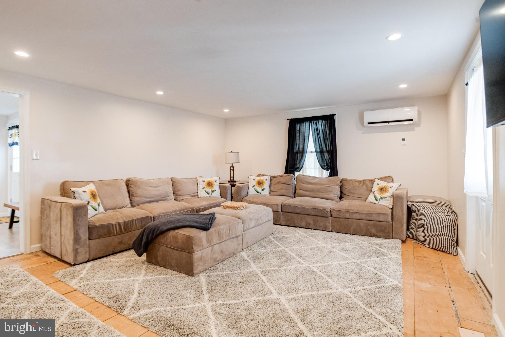 PERRYVILLE - Residential