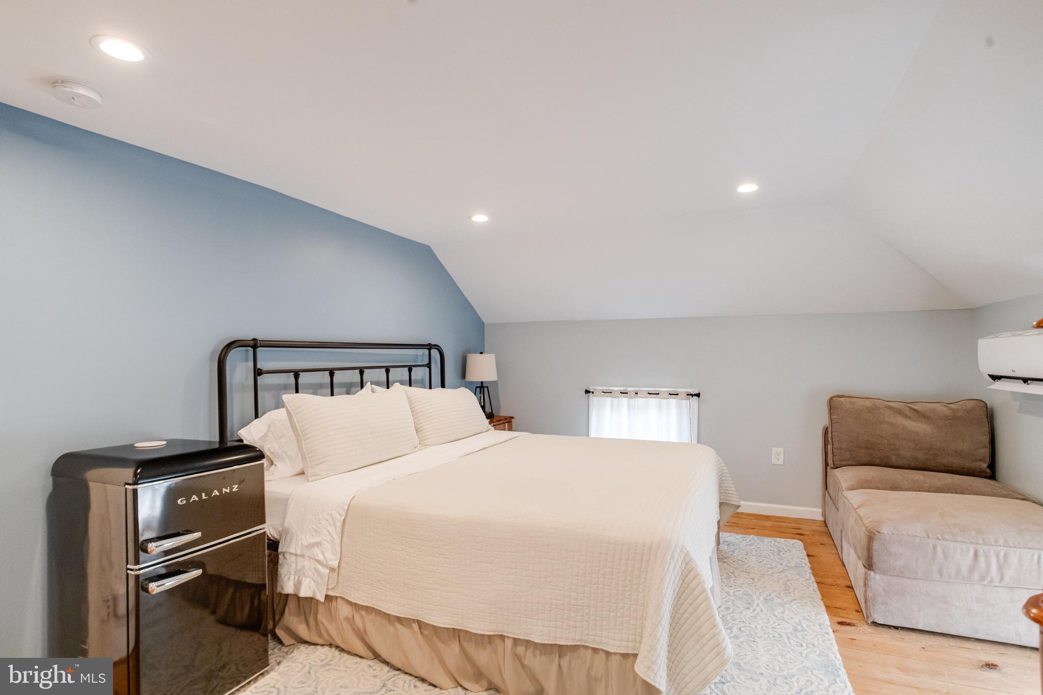 PERRYVILLE - Residential