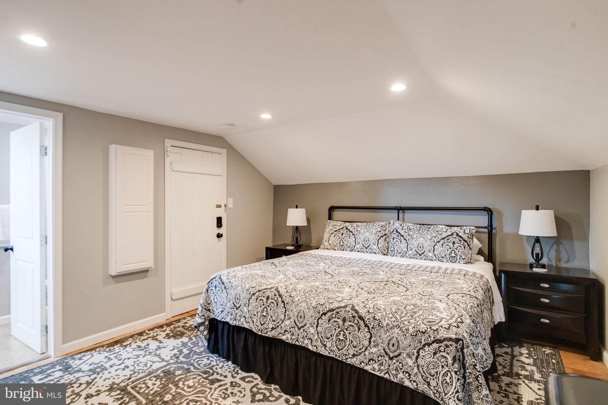 PERRYVILLE - Residential