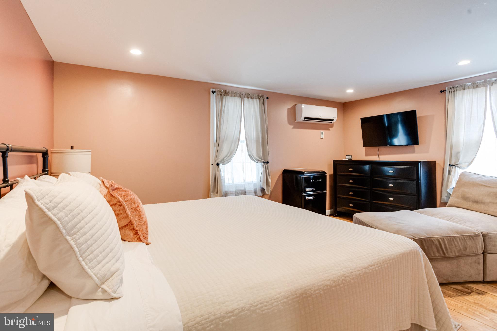 PERRYVILLE - Residential