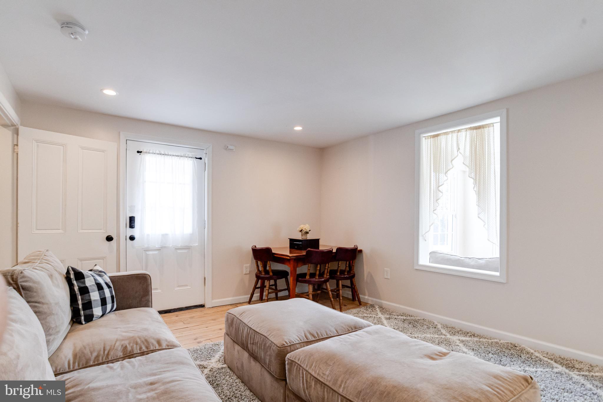 PERRYVILLE - Residential