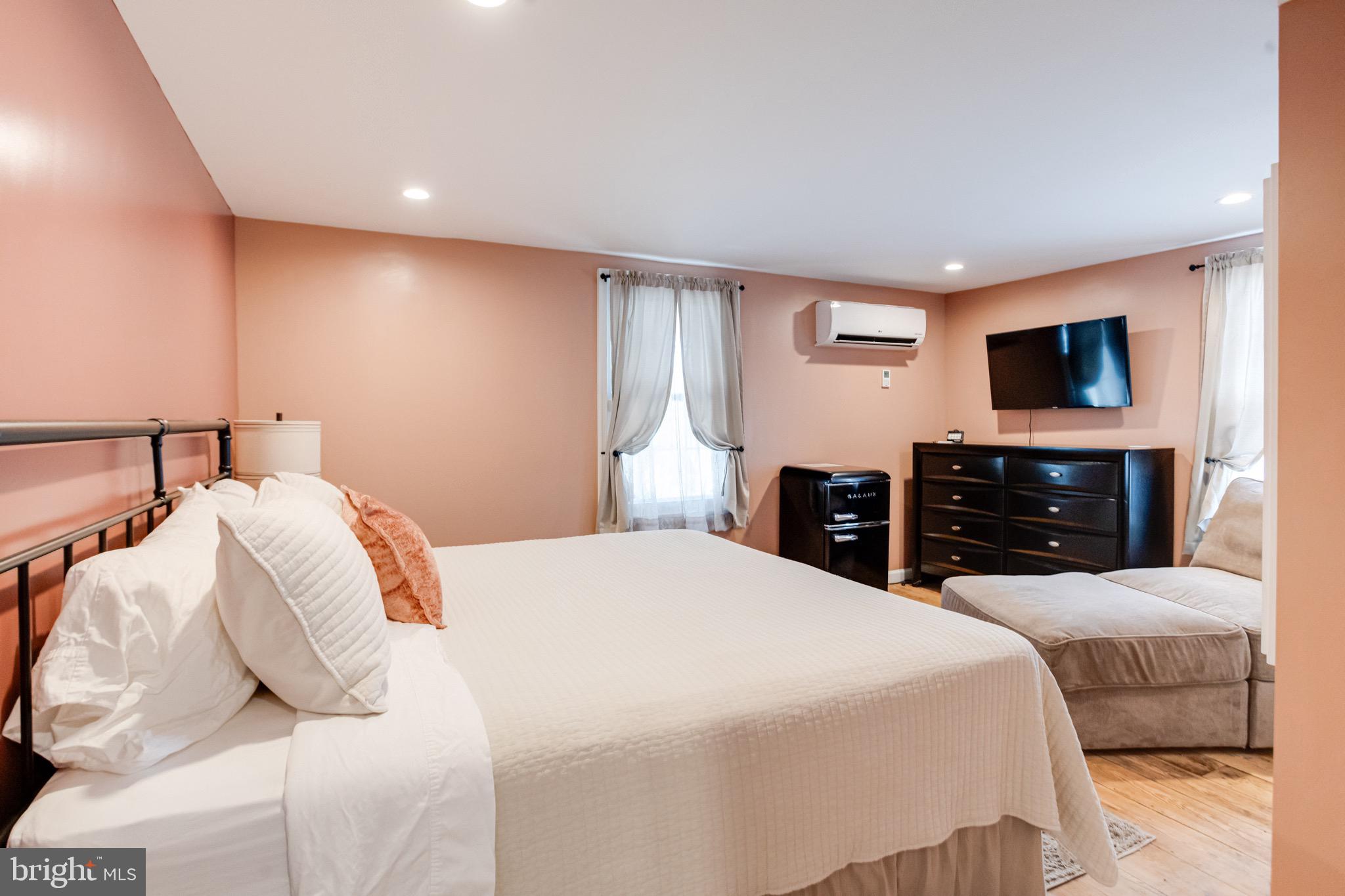 PERRYVILLE - Residential