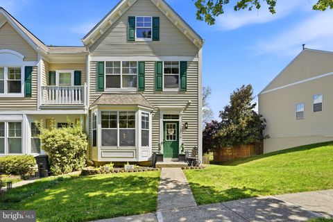 11595 NELLINGS PLACE WOODBRIDGE VA 22192