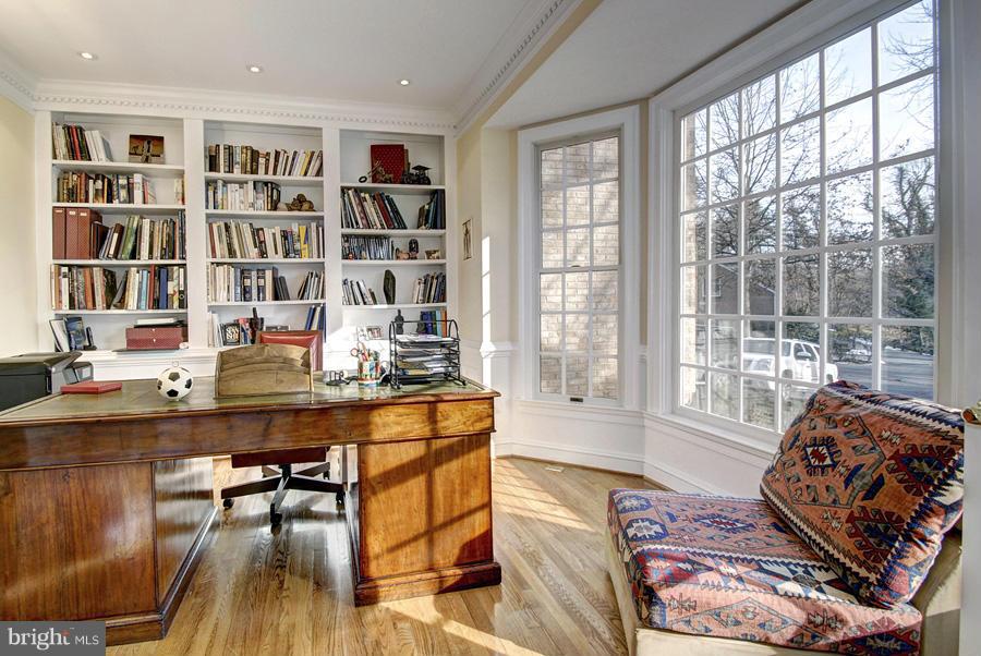 RIVER FALLS - Residential