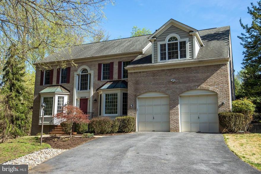 This one has it all!! Hard to find 9' ceilings, a great circular flr plan, renov Seimatic Kitchen w/TOP appliances, main lvl library, a handsome FR w/stone FP ; a private main lvl BR w/FB; a spacious MSTR Suite w/sitting rm & reading nook; fully fin lwr lvl w/rec/exercise rm, au pair suite; private cul-de-sac setting siding on parkland. Generator! Popular swim/tennis community. Walk to C&O Canal!