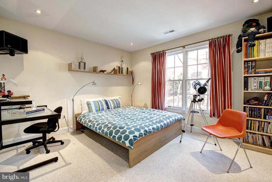 RIVER FALLS - Residential