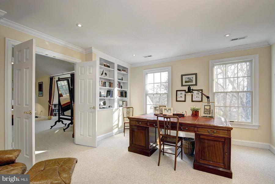 RIVER FALLS - Residential