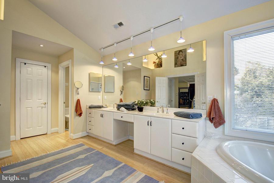 RIVER FALLS - Residential