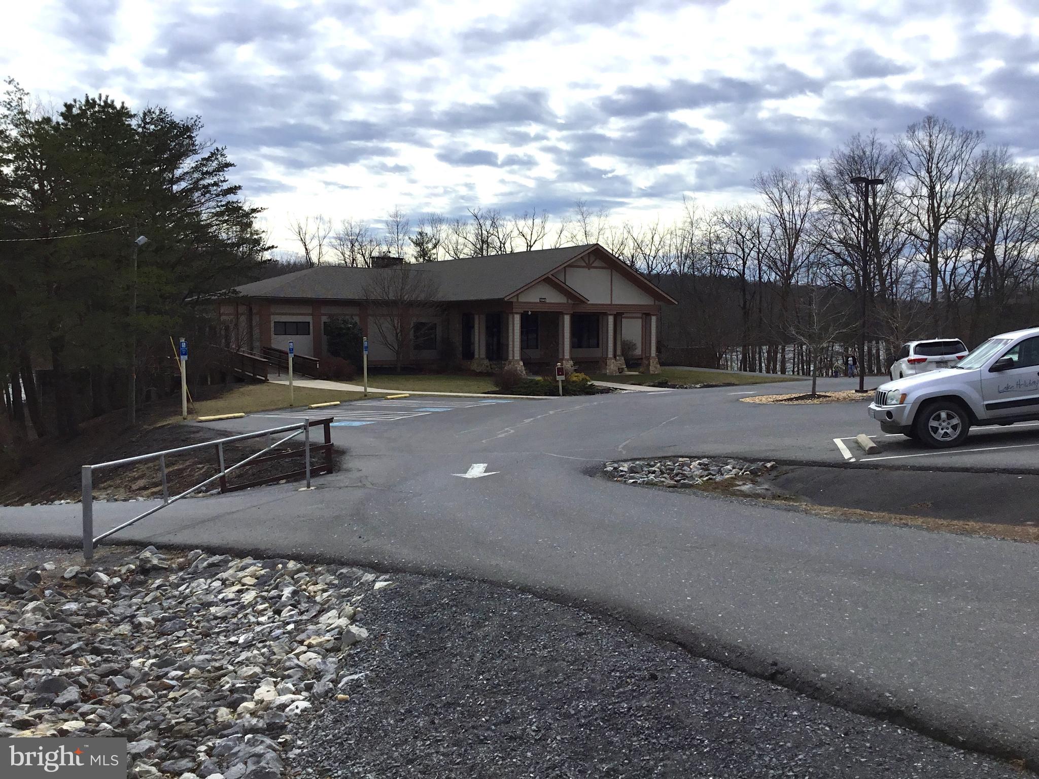 LAKE HOLIDAY ESTATES - Land