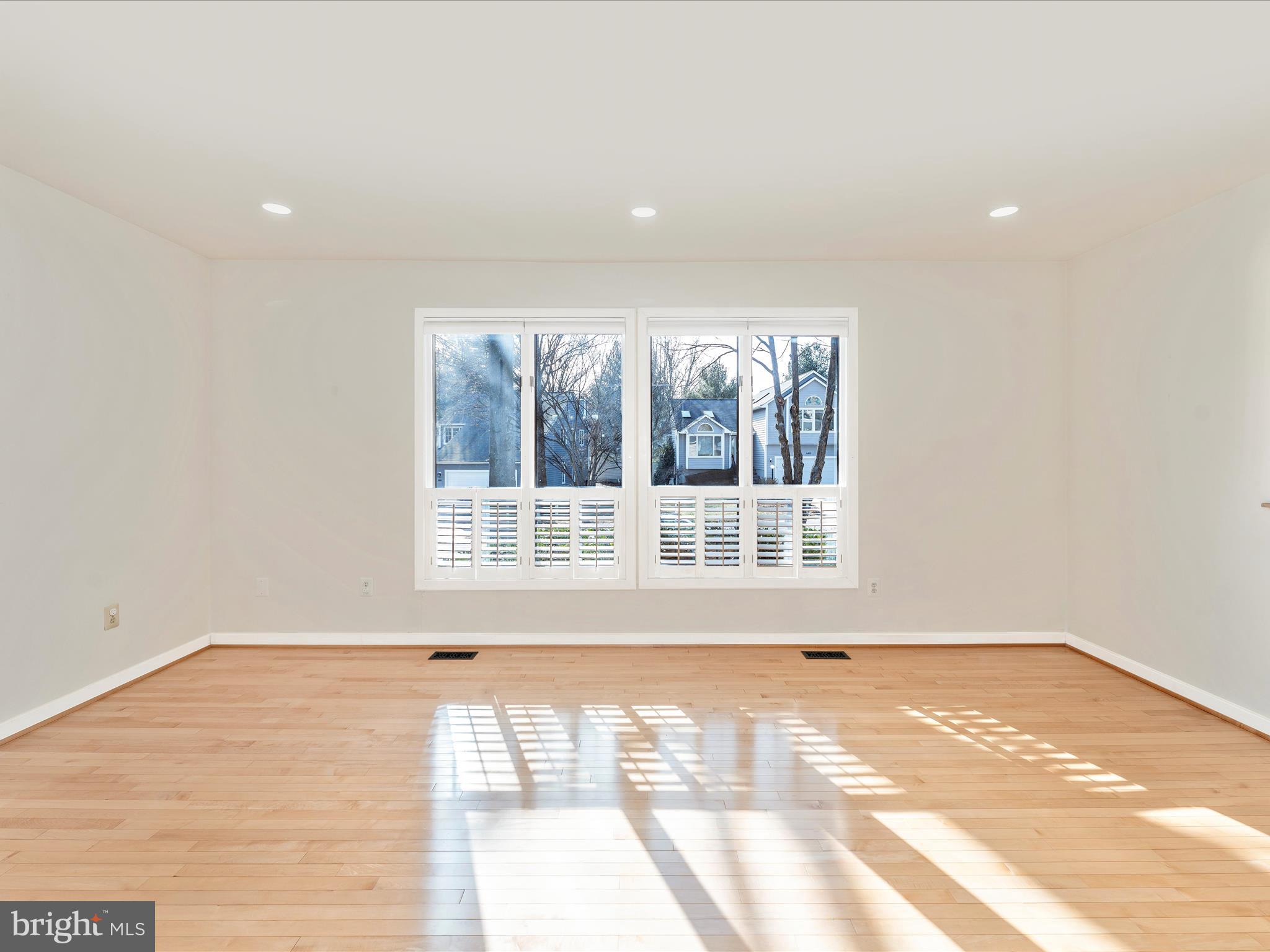 VILLAGE OF LONG REACH - Residential