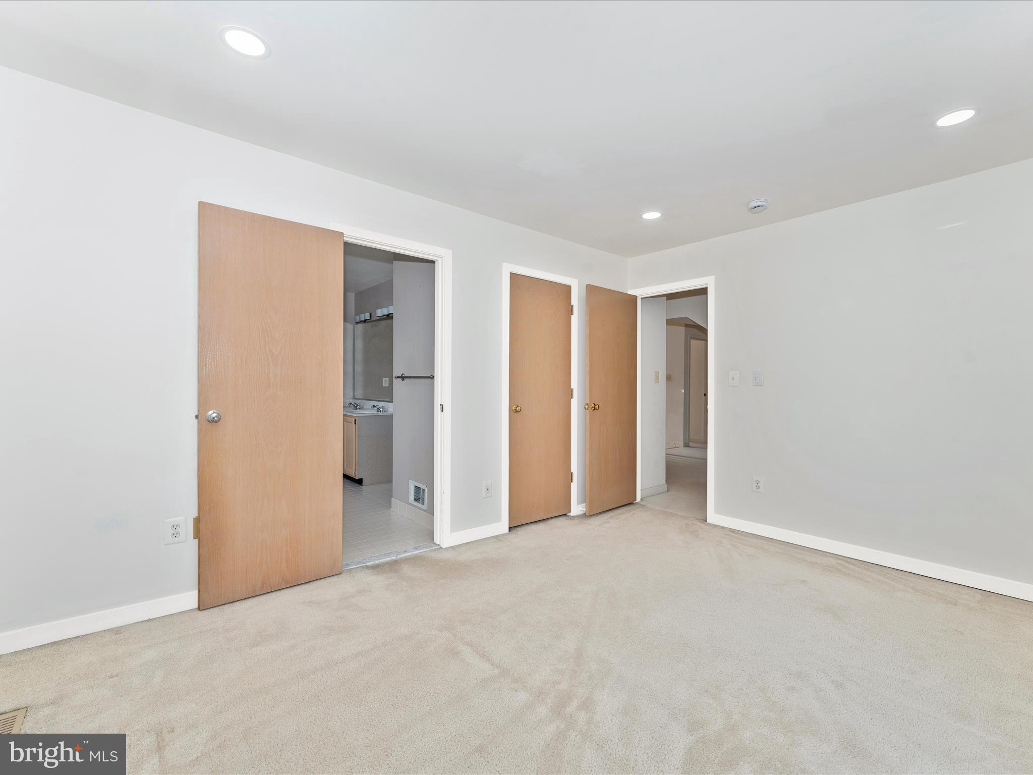 VILLAGE OF LONG REACH - Residential