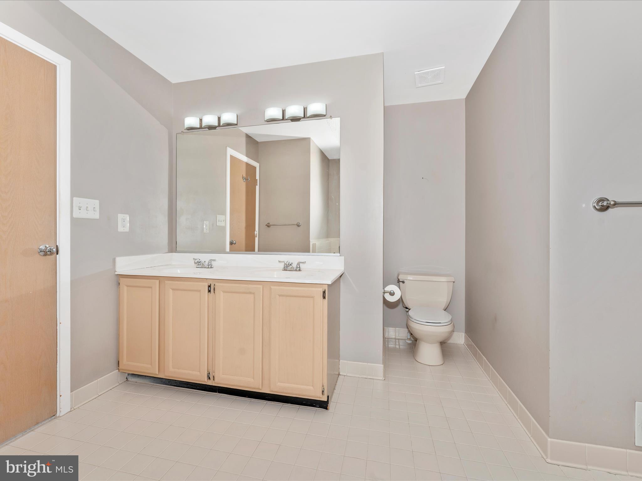 VILLAGE OF LONG REACH - Residential