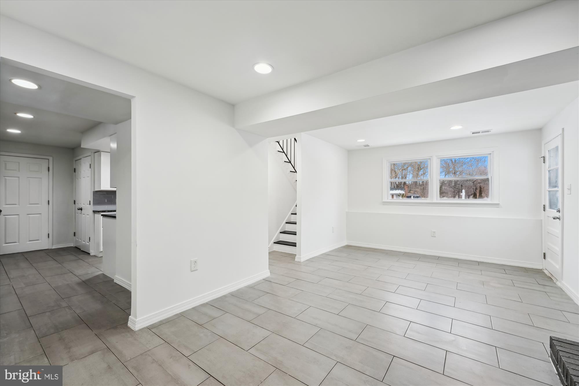 DANIA HILLS - Residential