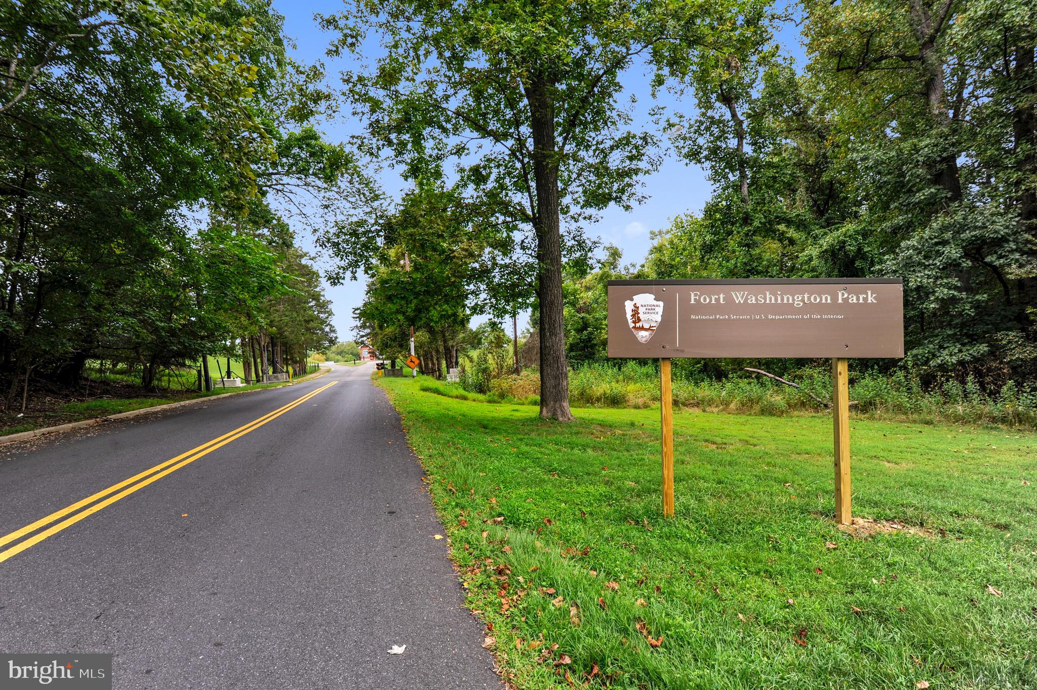 DANIA HILLS - Residential