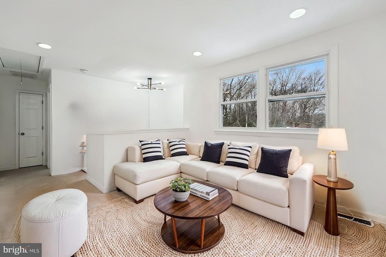 DANIA HILLS - Residential