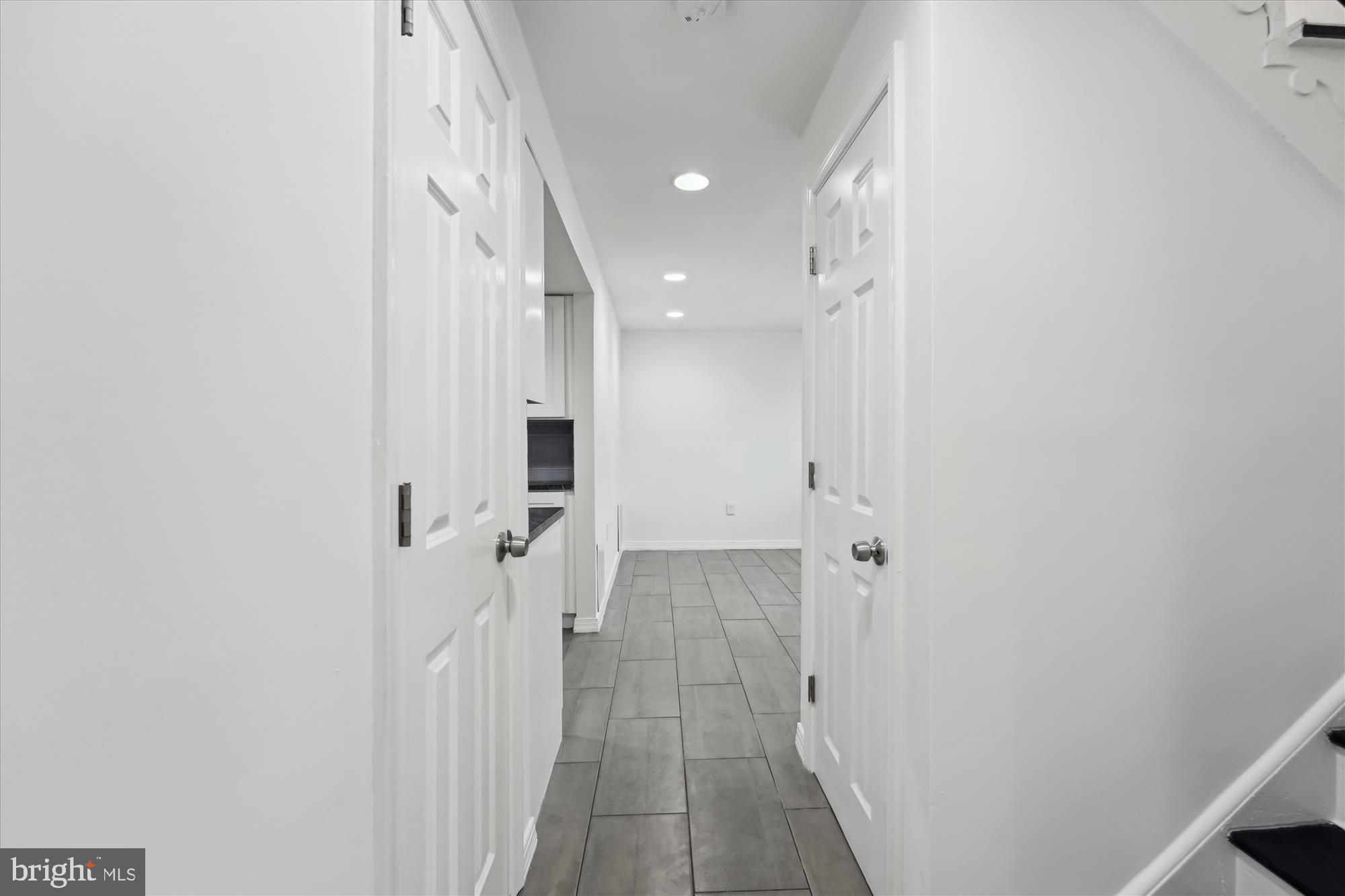 DANIA HILLS - Residential