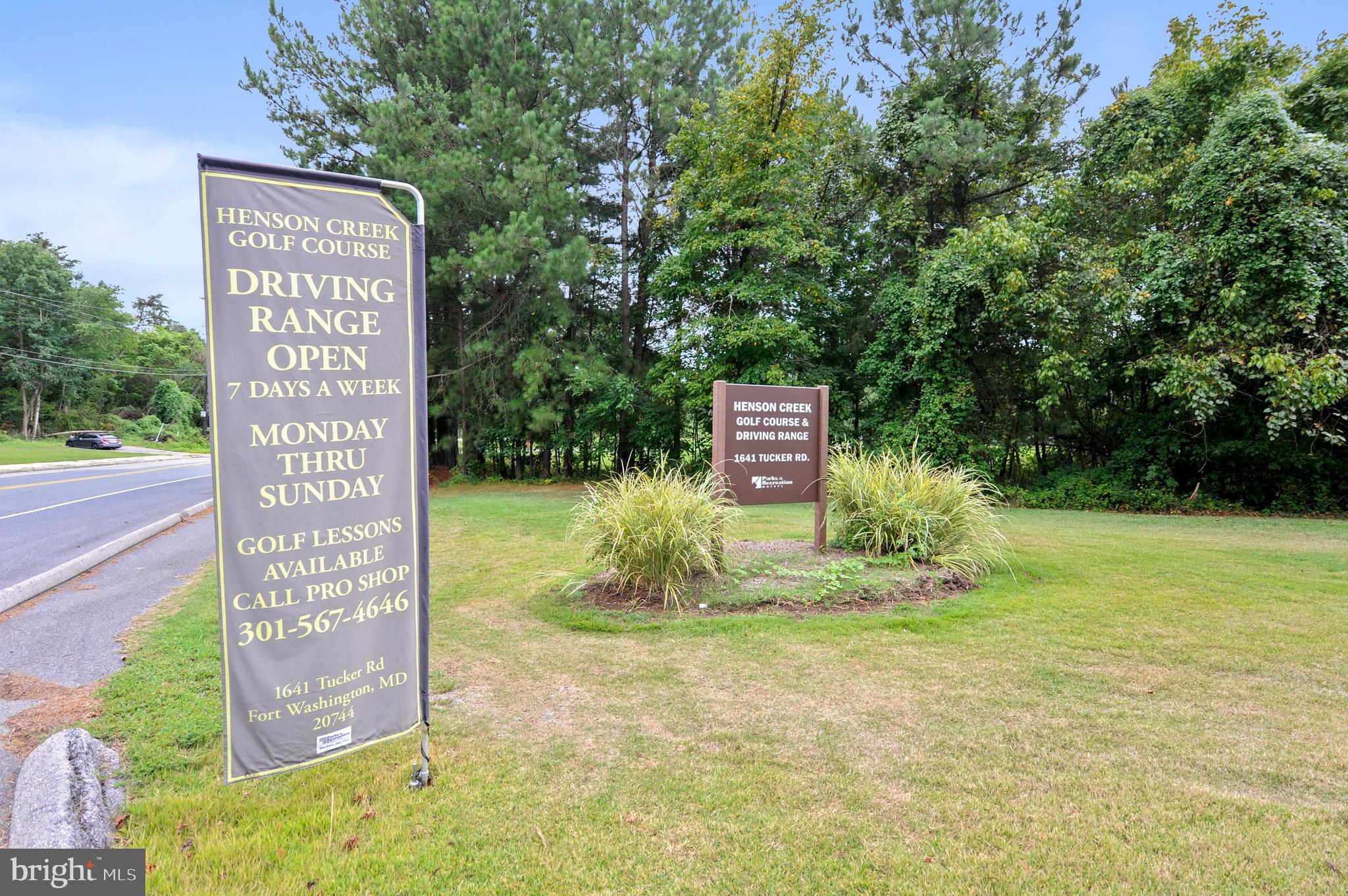 DANIA HILLS - Residential