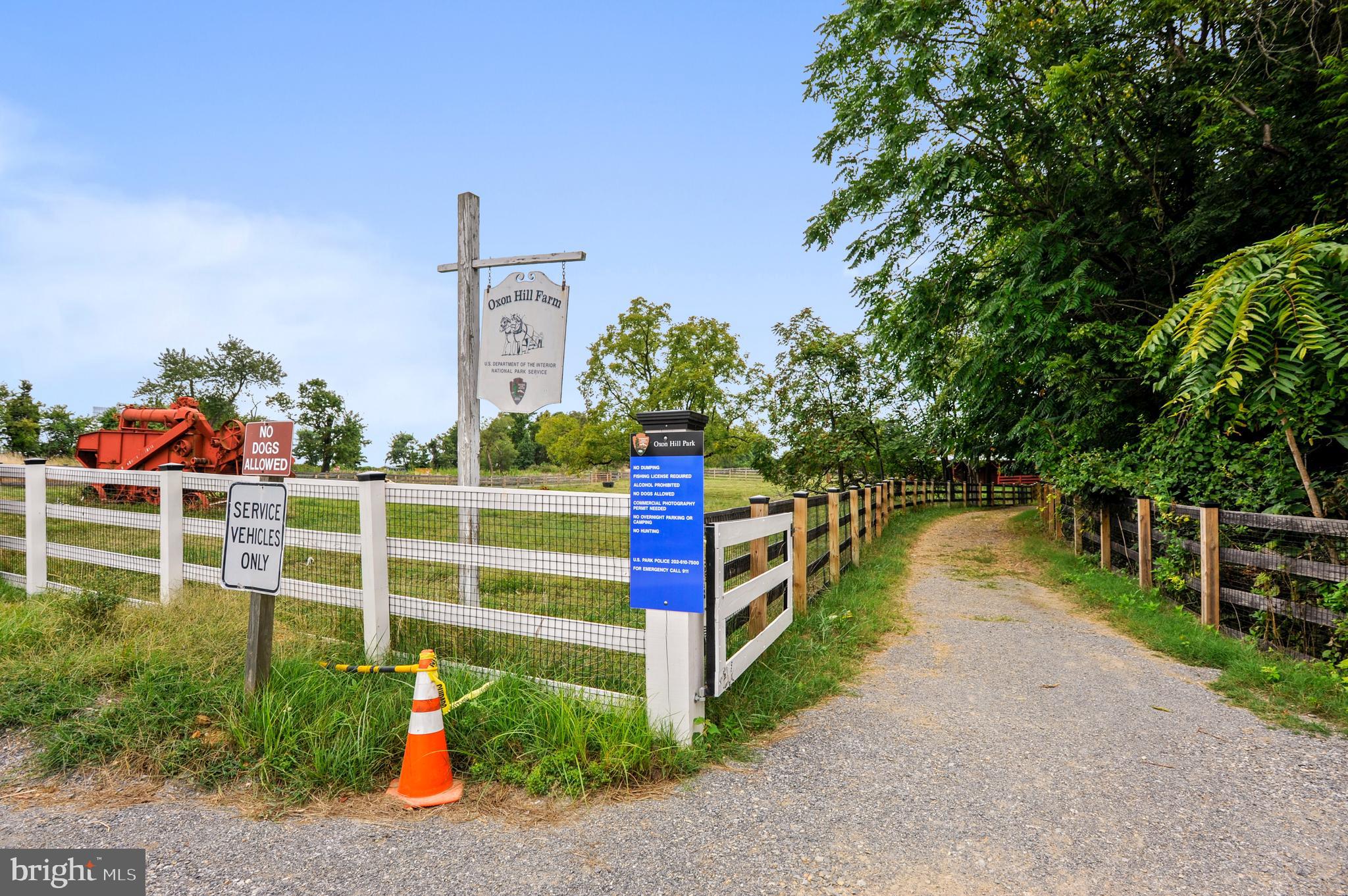 DANIA HILLS - Residential