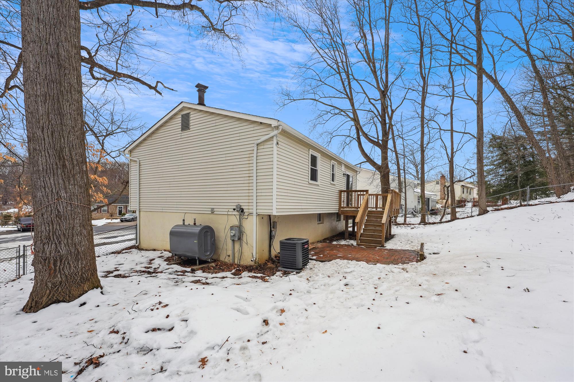 DANIA HILLS - Residential