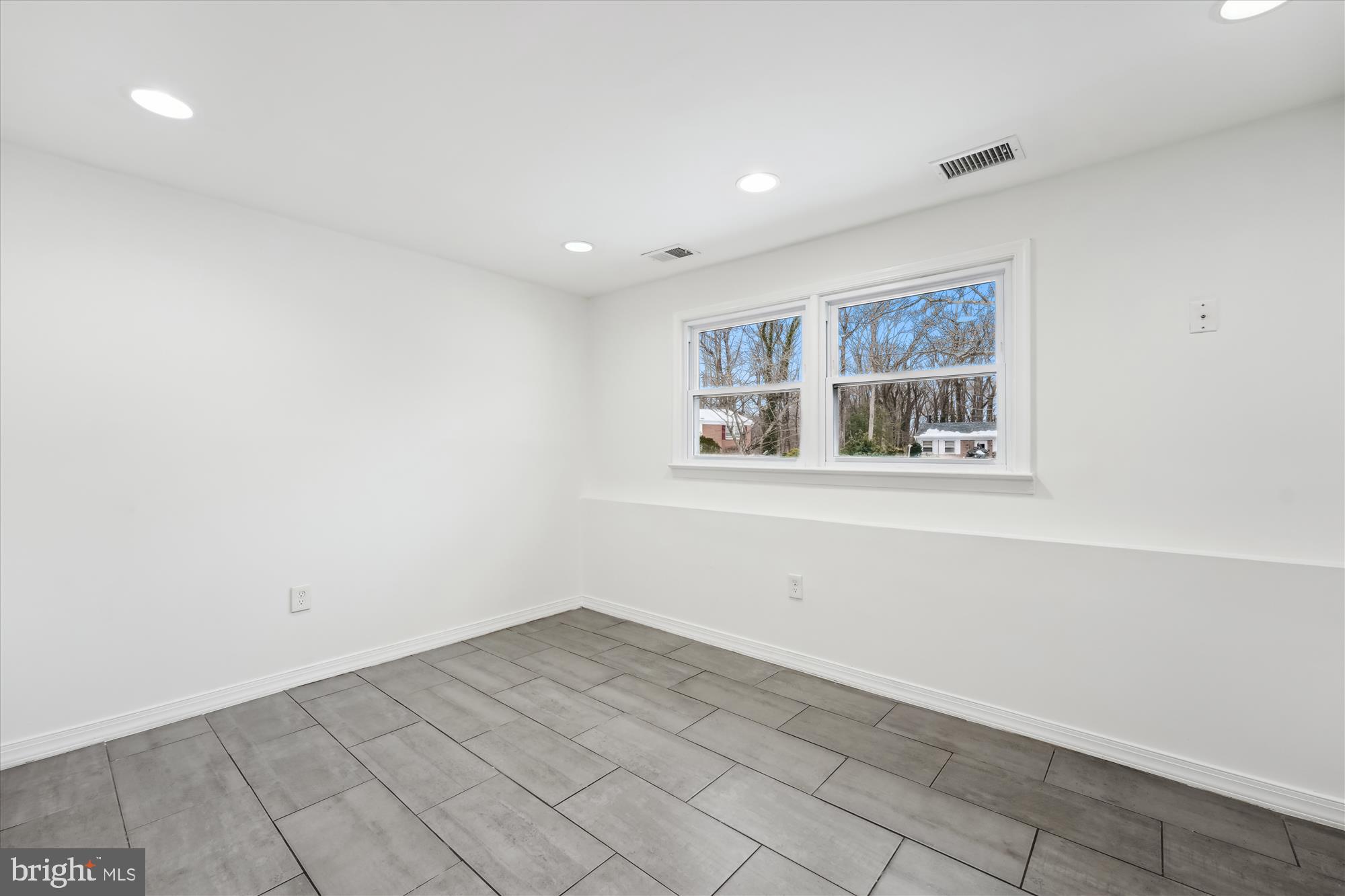 DANIA HILLS - Residential