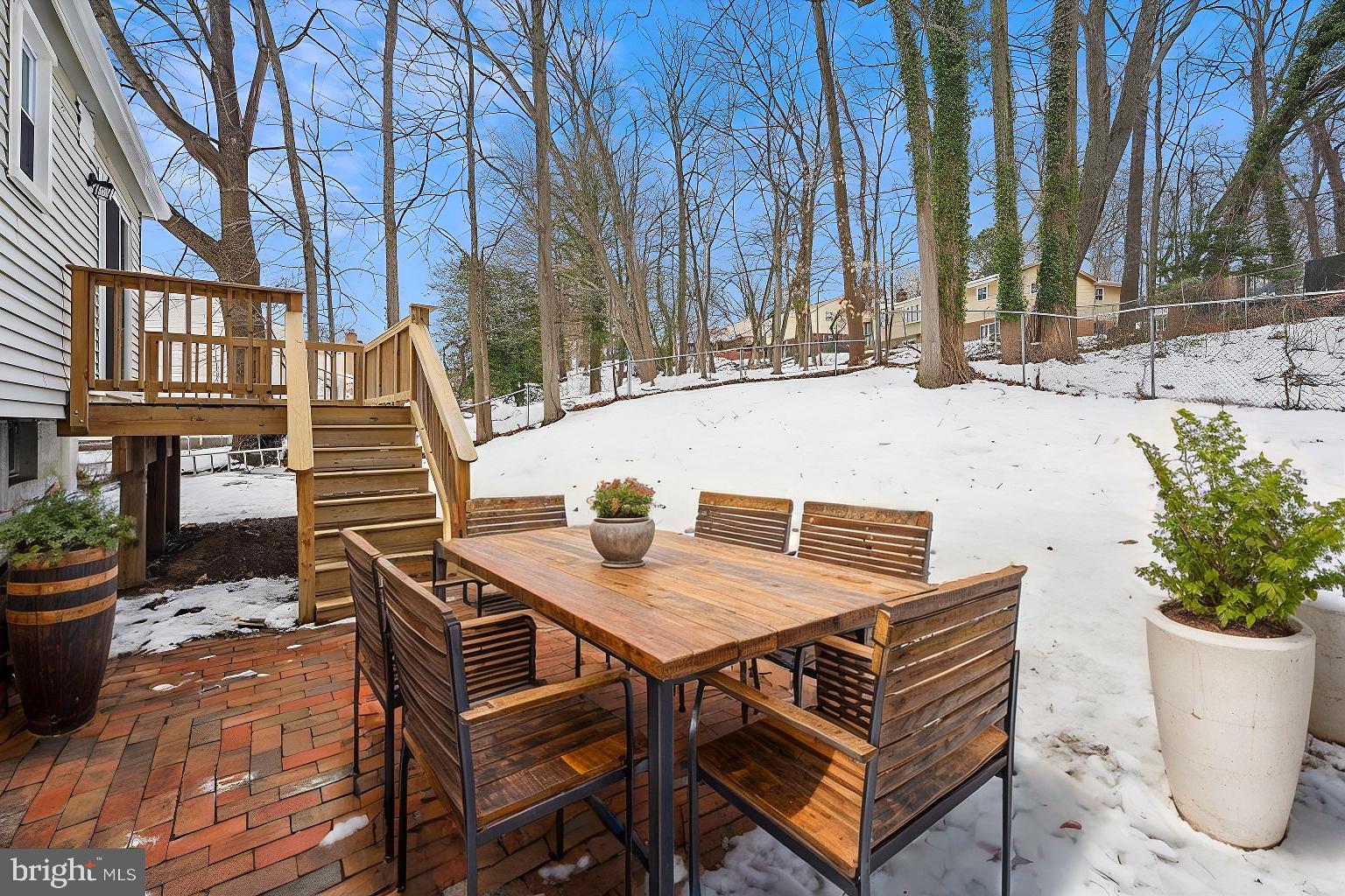 DANIA HILLS - Residential