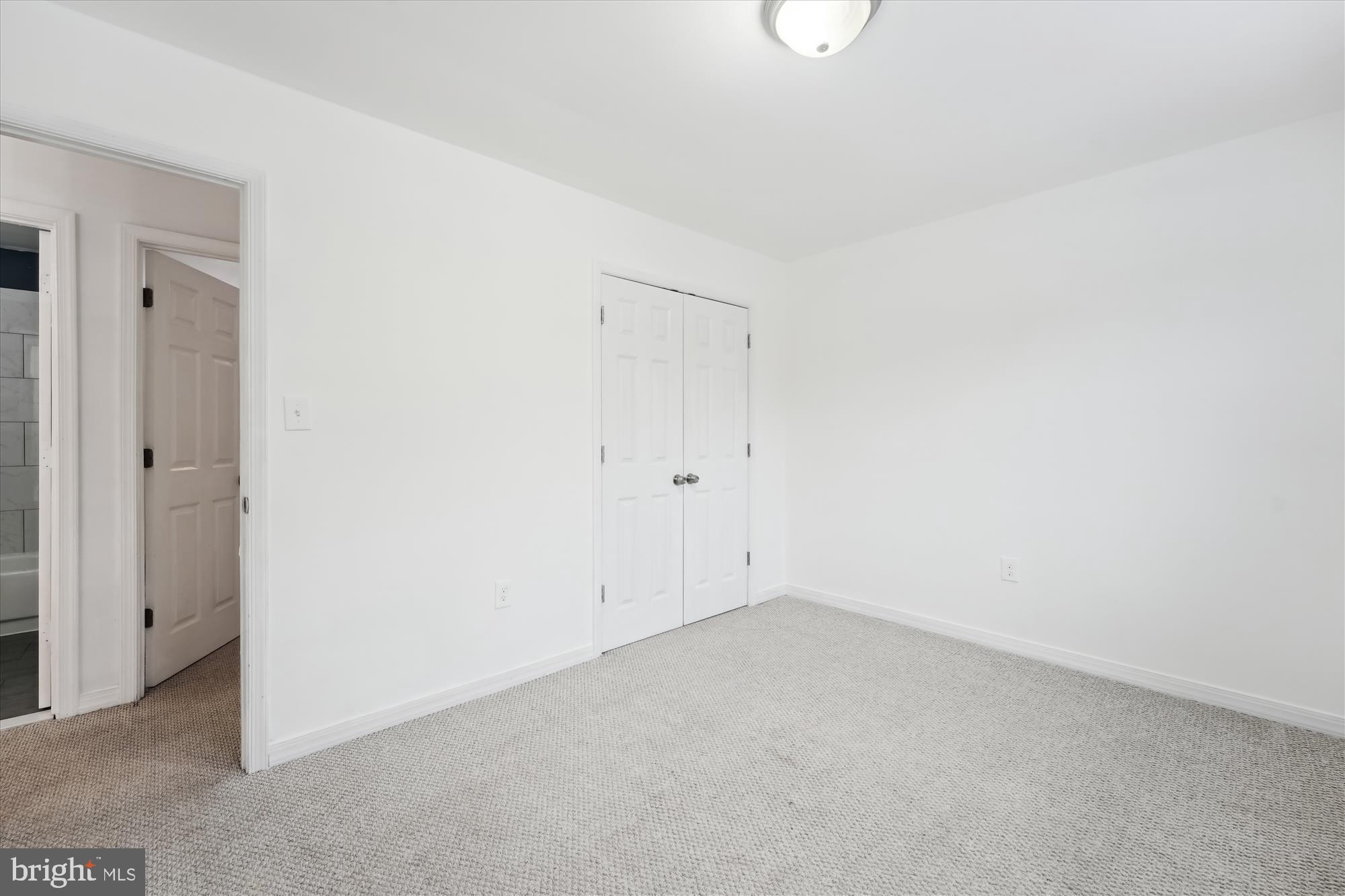 DANIA HILLS - Residential