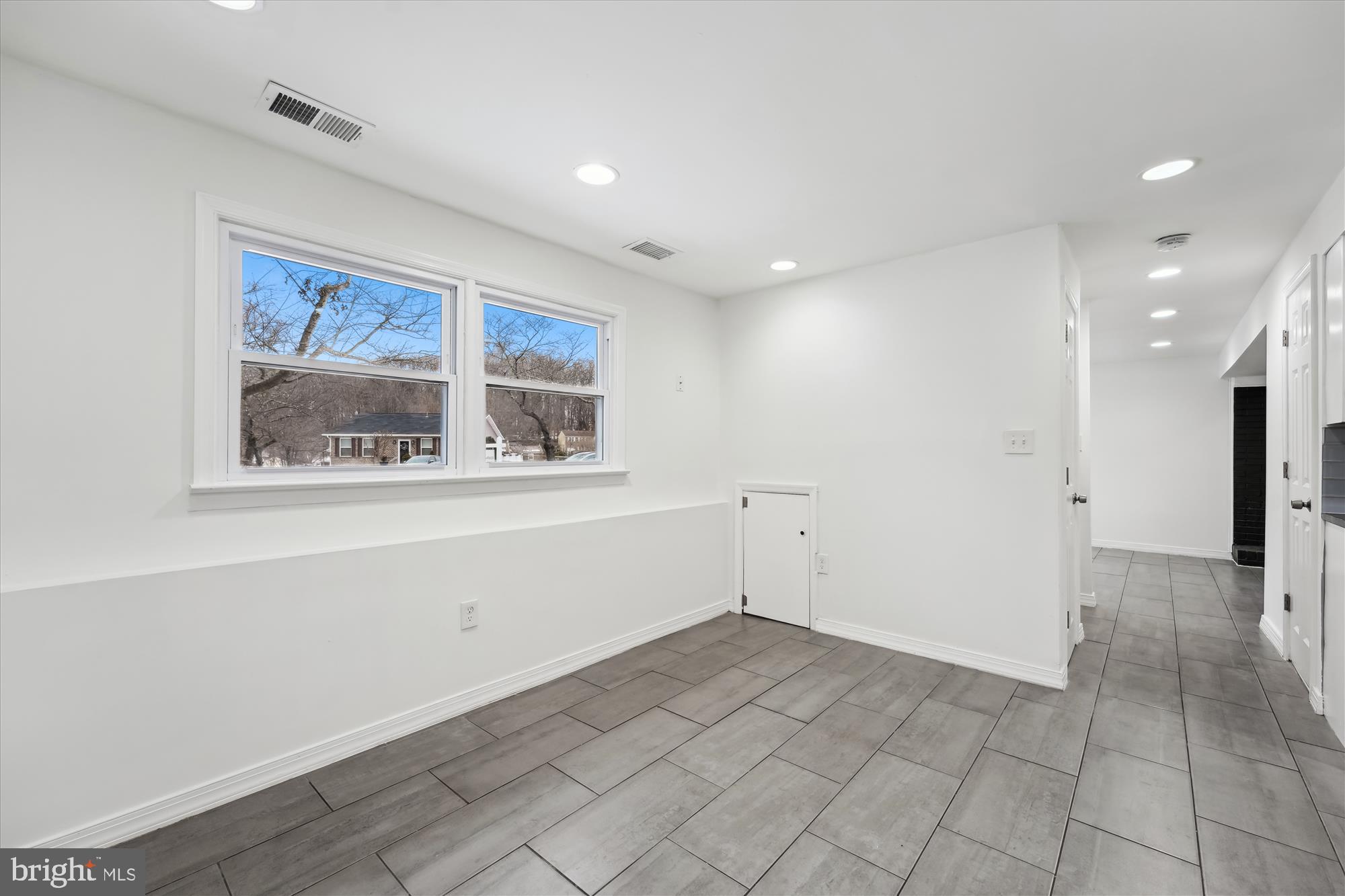 DANIA HILLS - Residential