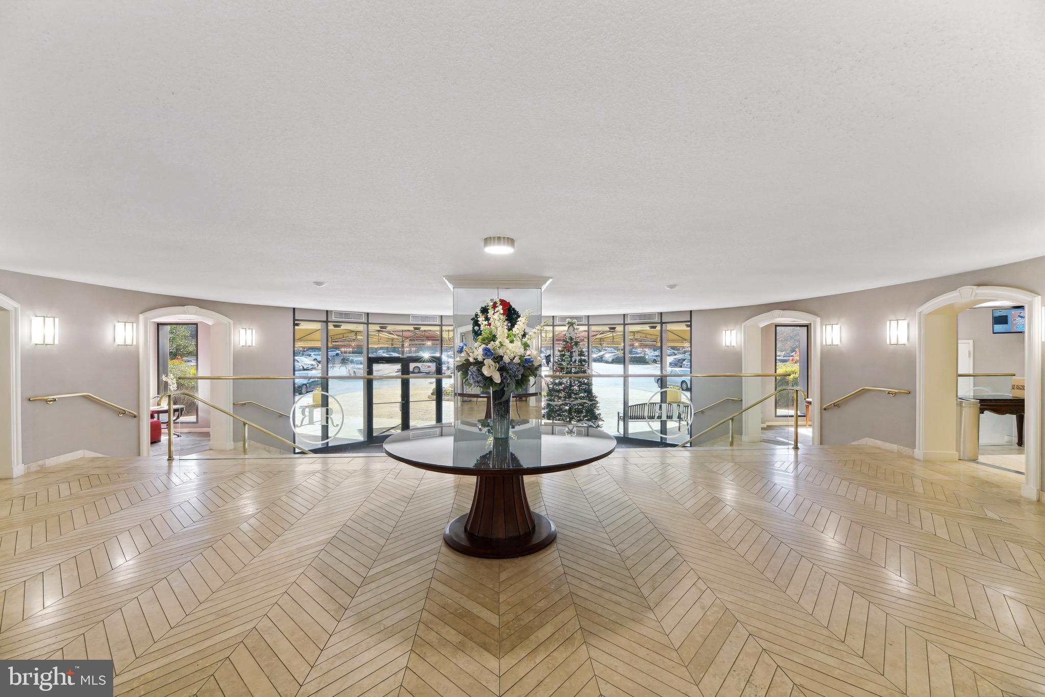 ROTONDA - Residential Lease