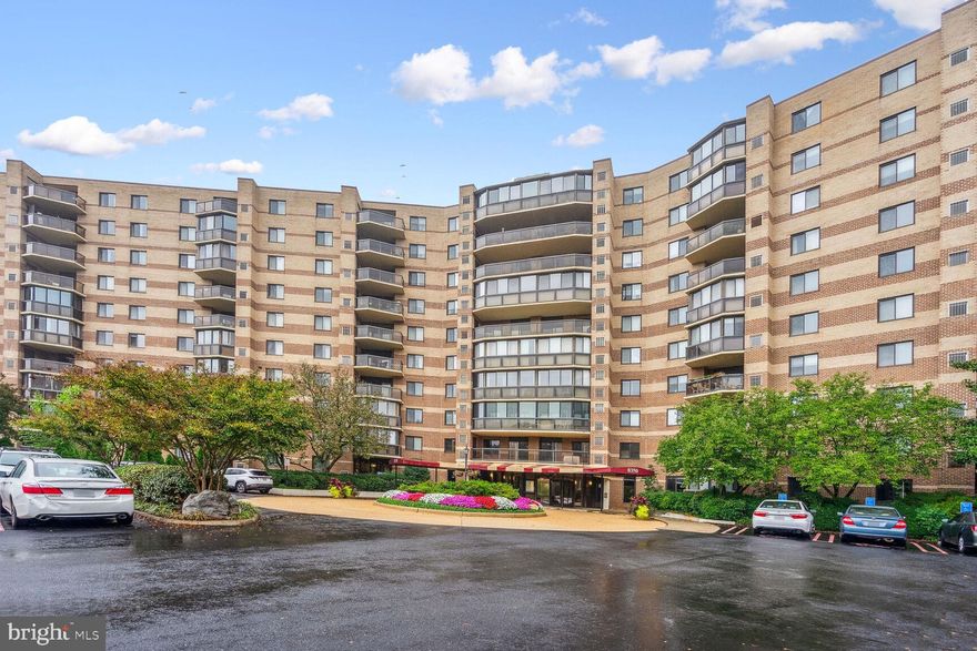 APPOINTMENT ONLY, Stunning, spacious, beautifully  renovated 1 bedroom  and den , 1 full and 1 half bath unit in the sought after Rotonda community . This 9th  floor unit facing East has amazing views. Gleaming hardwood floors, gourmet kitchen with stainless steel appliances, quartz countertops, pantry,  large updated bath, spacious walk-in closet, garage space and furniture can be included at higher price.   The Rotonda is a gated community with 24/7 security on 33 acres of manicured grounds offering country club-style amenities: a fitness trail, gardens with covered trellises, outdoor pool/spa, various sports courts, 4 tennis courts, putting green, play areas, gazebos, picnic areas, ponds with water features, fitness center, indoor pool/spa, yoga studio, media room, game room with bar, library, lounge, business center, general store, and more. Two unassigned outdoor parking spaces is included. Can be rented fully furnished at $3400, additional garage parking space is available at extra charge.