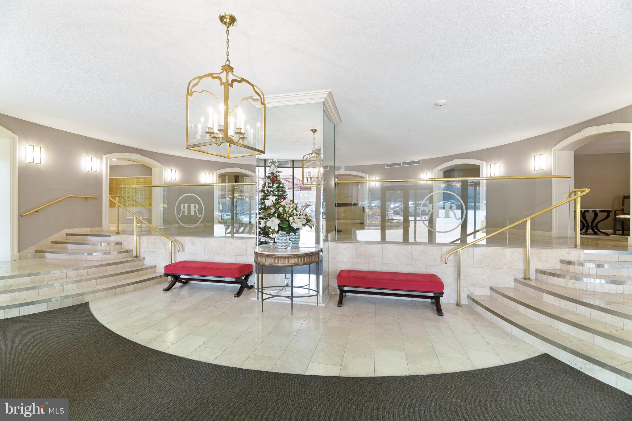 ROTONDA - Residential Lease