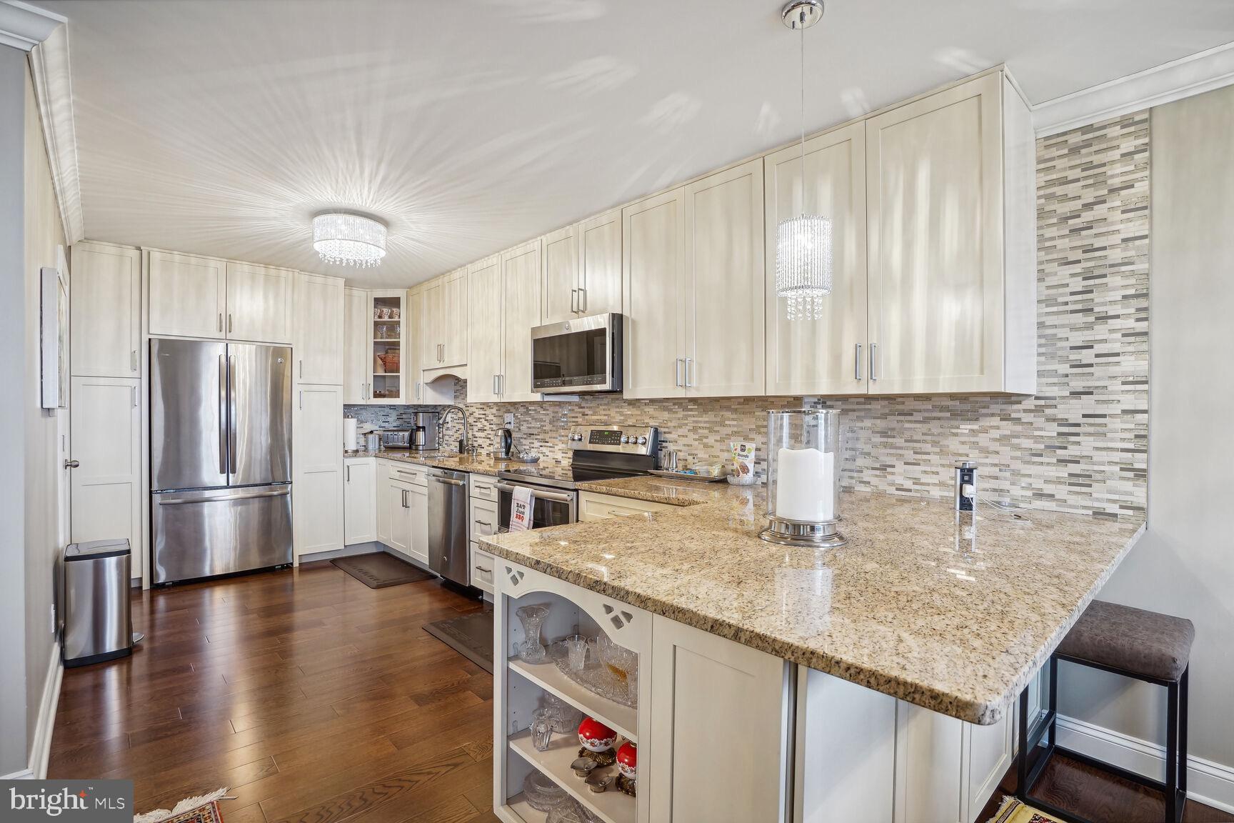 ROTONDA - Residential Lease