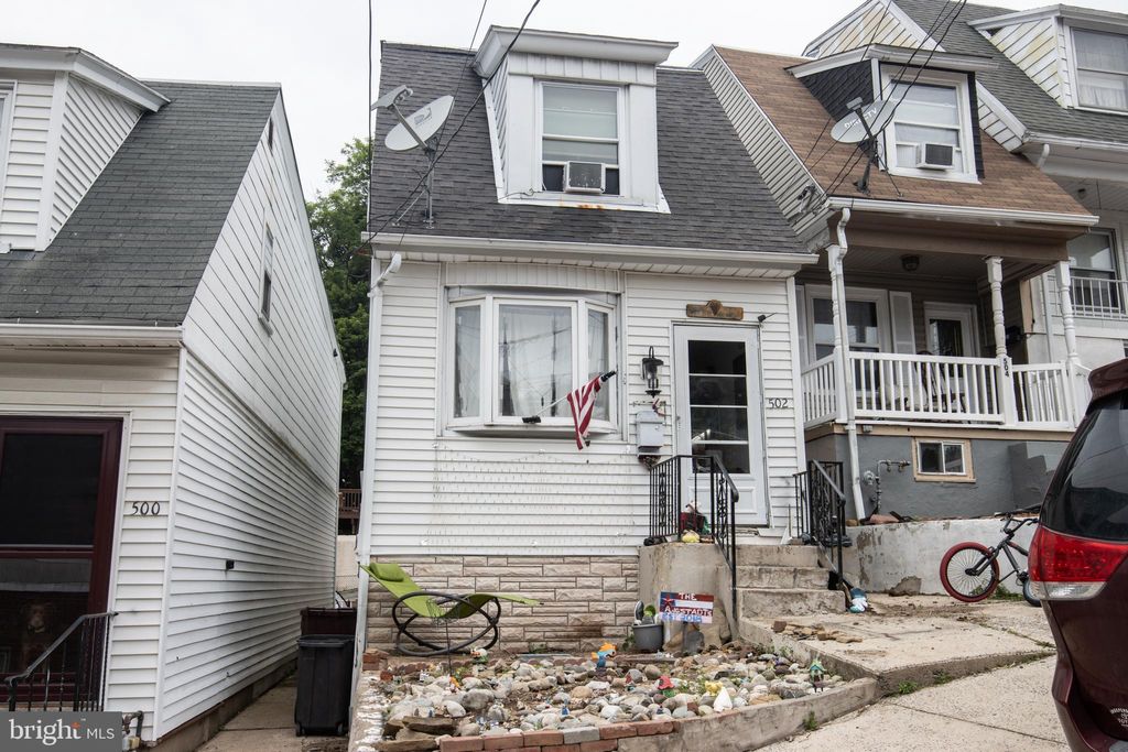 Photo of 502 Jefferson Street, POTTSVILLE, PA 17901 (MLS # PASK2021472)