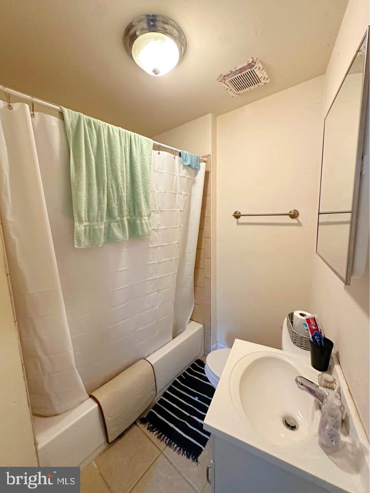 3900 TERRACE STREET 3