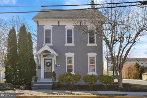 Homes For Sale - 204 E High Street<br/> Berks County, WOMELSDORF, PA 19567