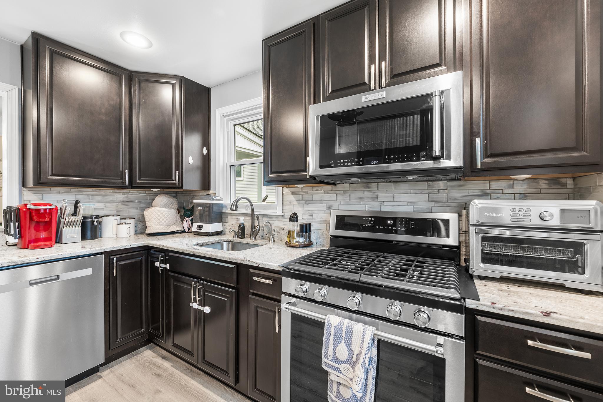 CALIFORNIA GROVE - Residential