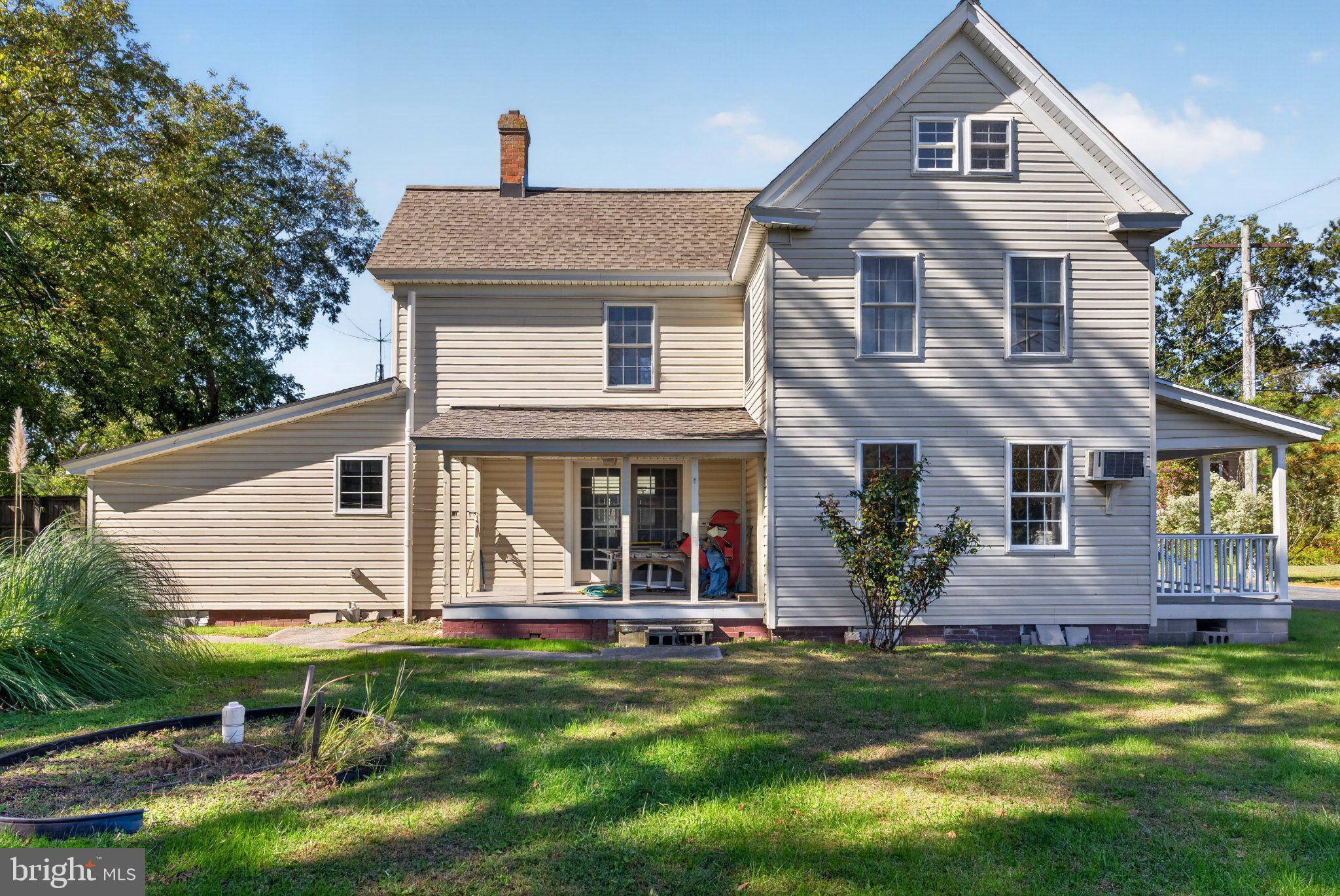 16 MINDEN AVENUE