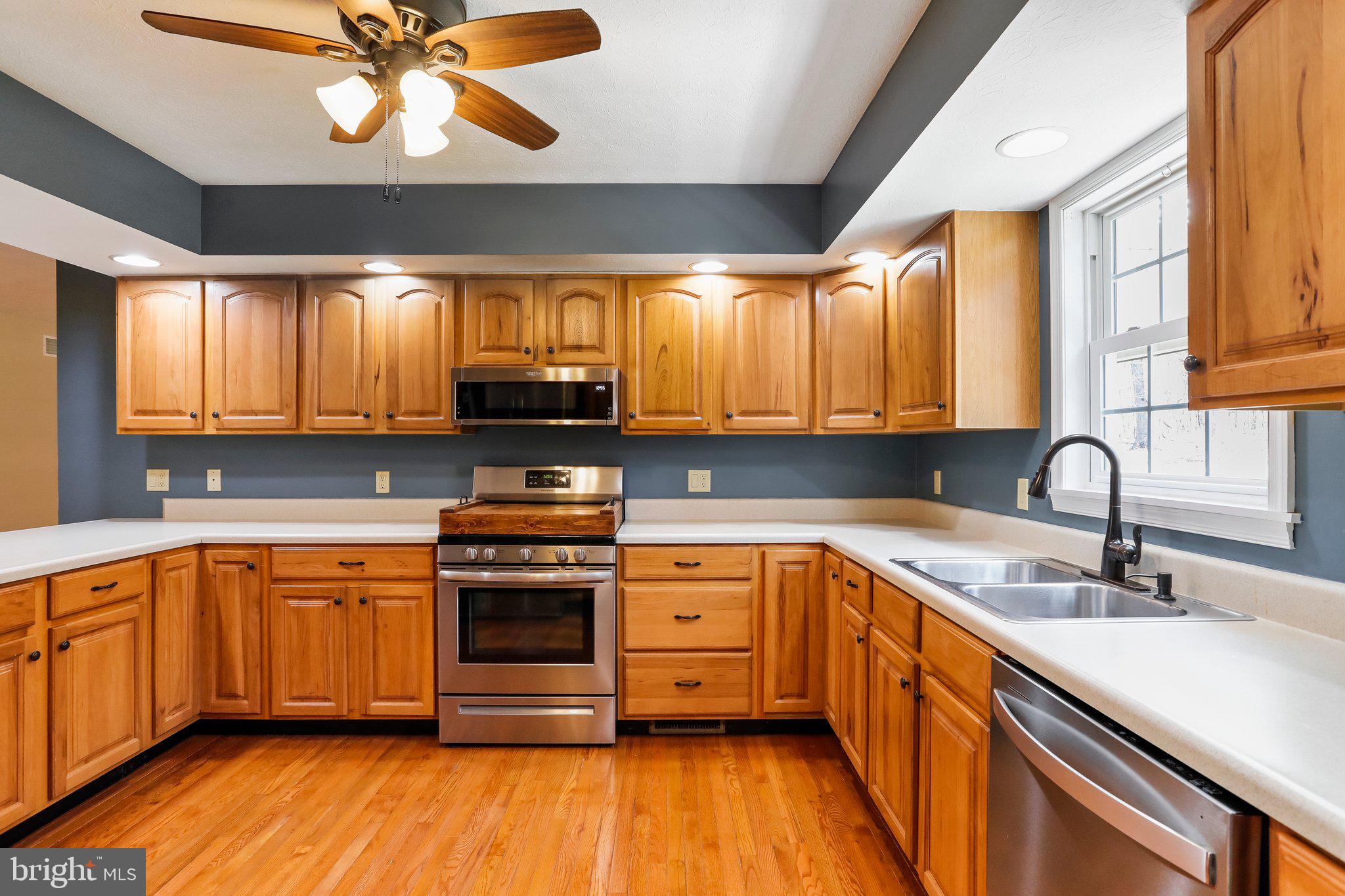 SUMMIT OAKS - Residential