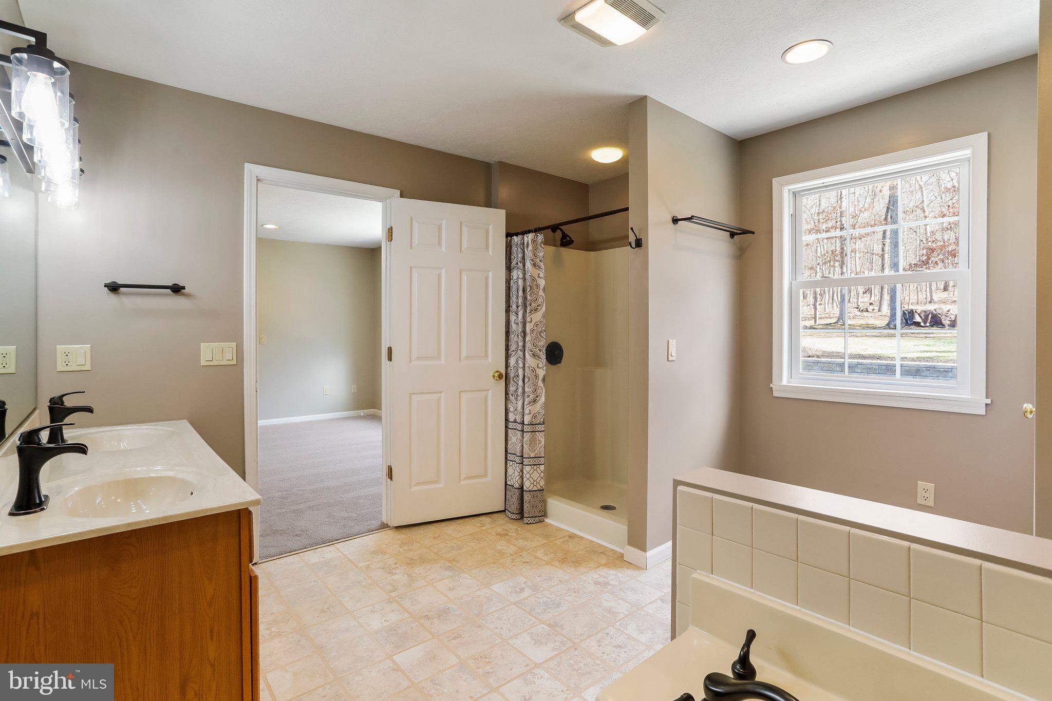 SUMMIT OAKS - Residential