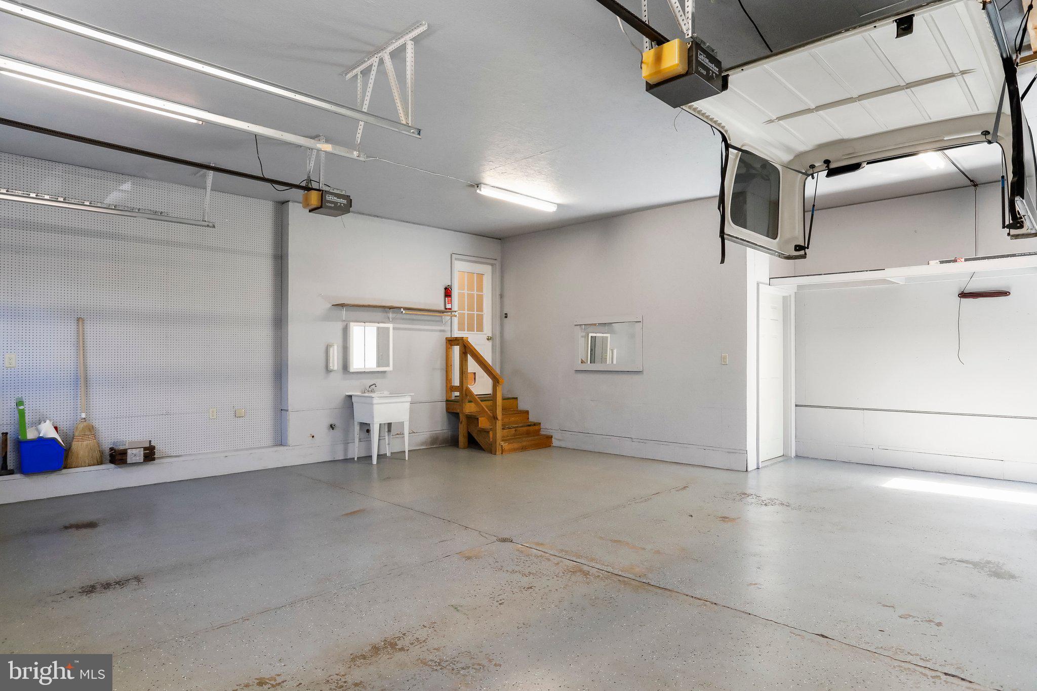 SUMMIT OAKS - Residential