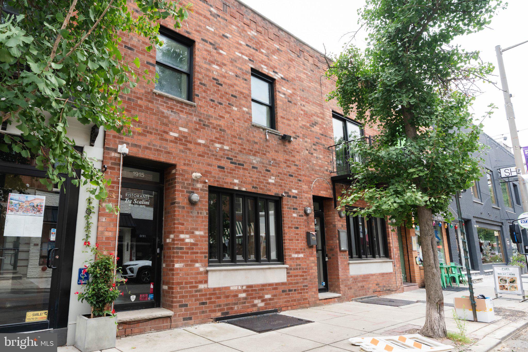 1913-1915 E PASSYUNK AVENUE