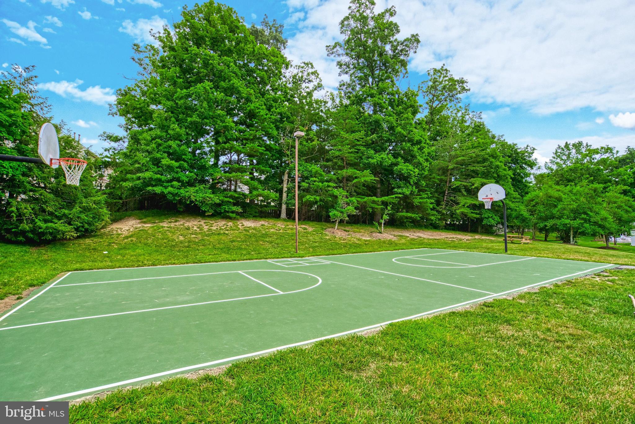 OAKS AT CROSSPOINTE - Residential