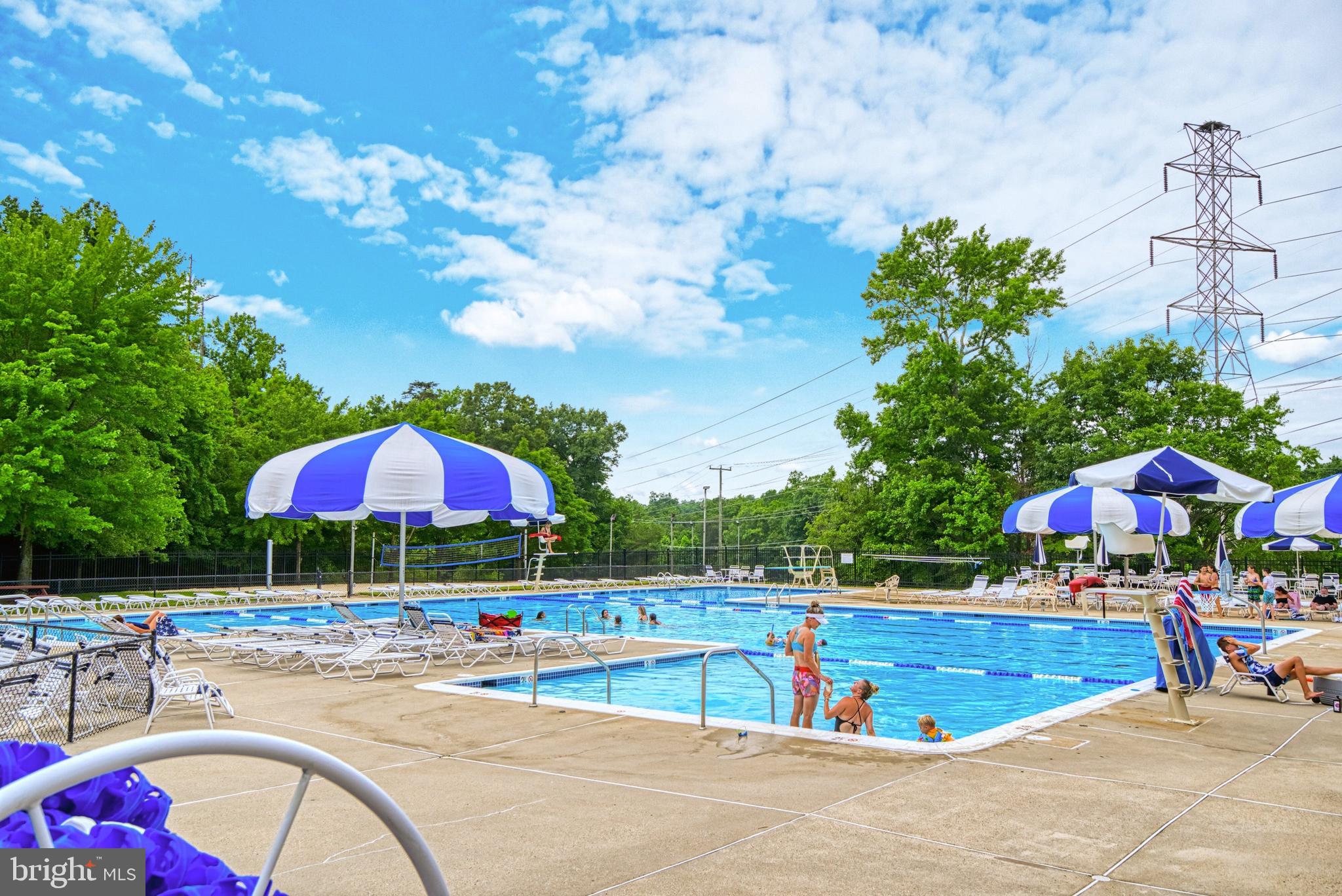 OAKS AT CROSSPOINTE - Residential