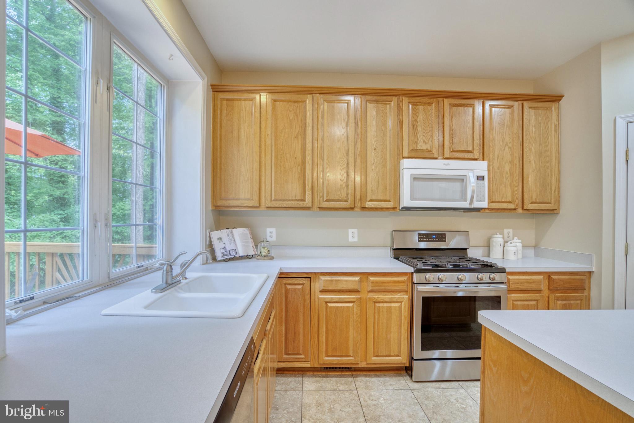 OAKS AT CROSSPOINTE - Residential