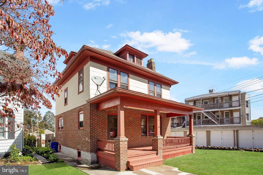 Photo of 26 Laurel Street, HAGERSTOWN, MD 21742 (MLS # MDWA2040338)