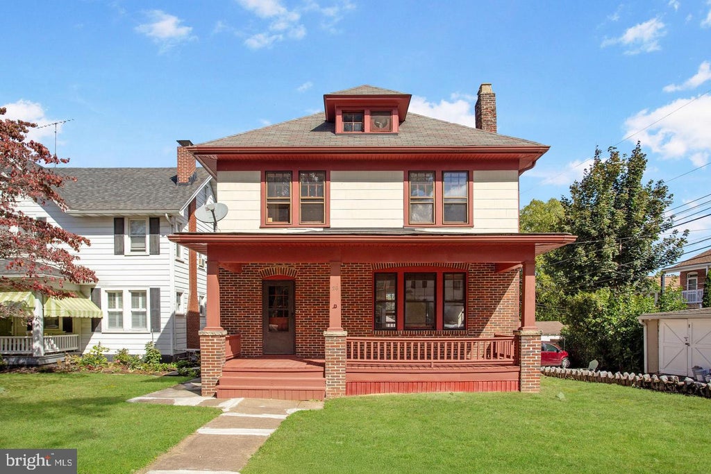 Photo of 26 Laurel Street, HAGERSTOWN, MD 21742 (MLS # MDWA2040338)