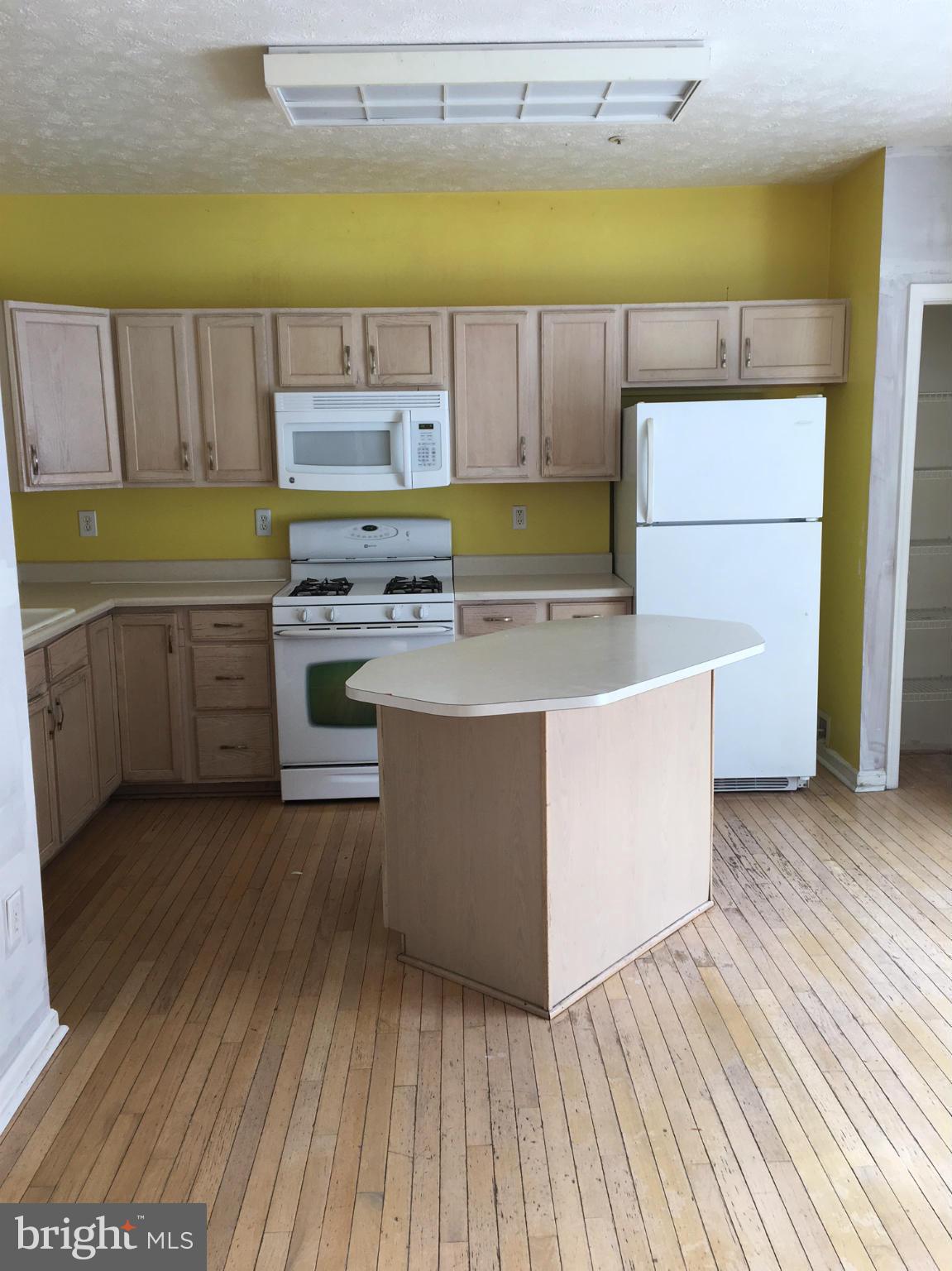 THE VILLAGES OF LYONSFIELD RUN - Residential