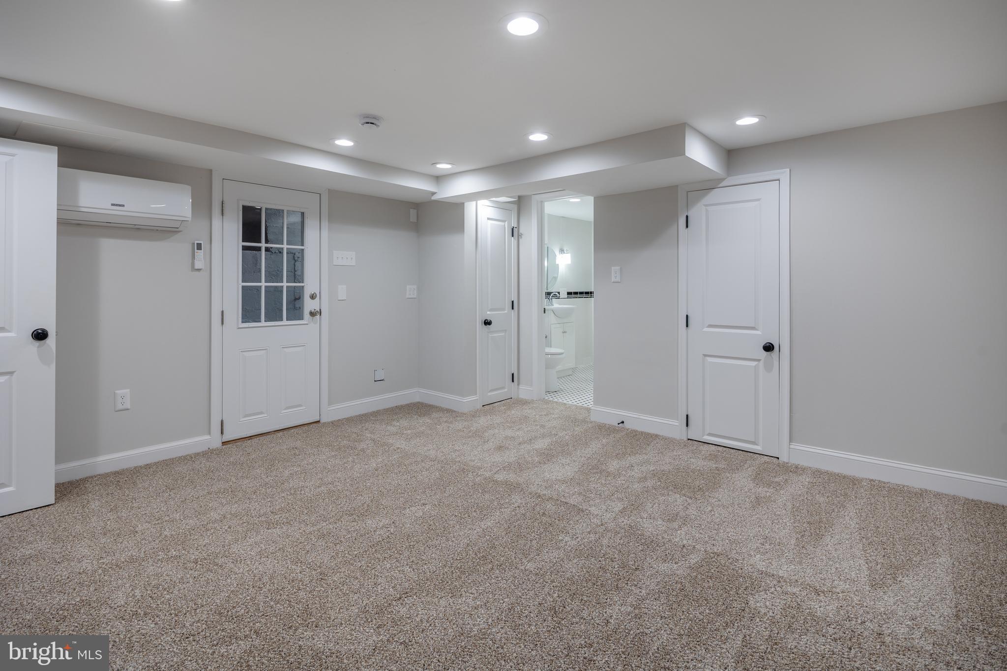 WOODLAWN TERRACE - Residential