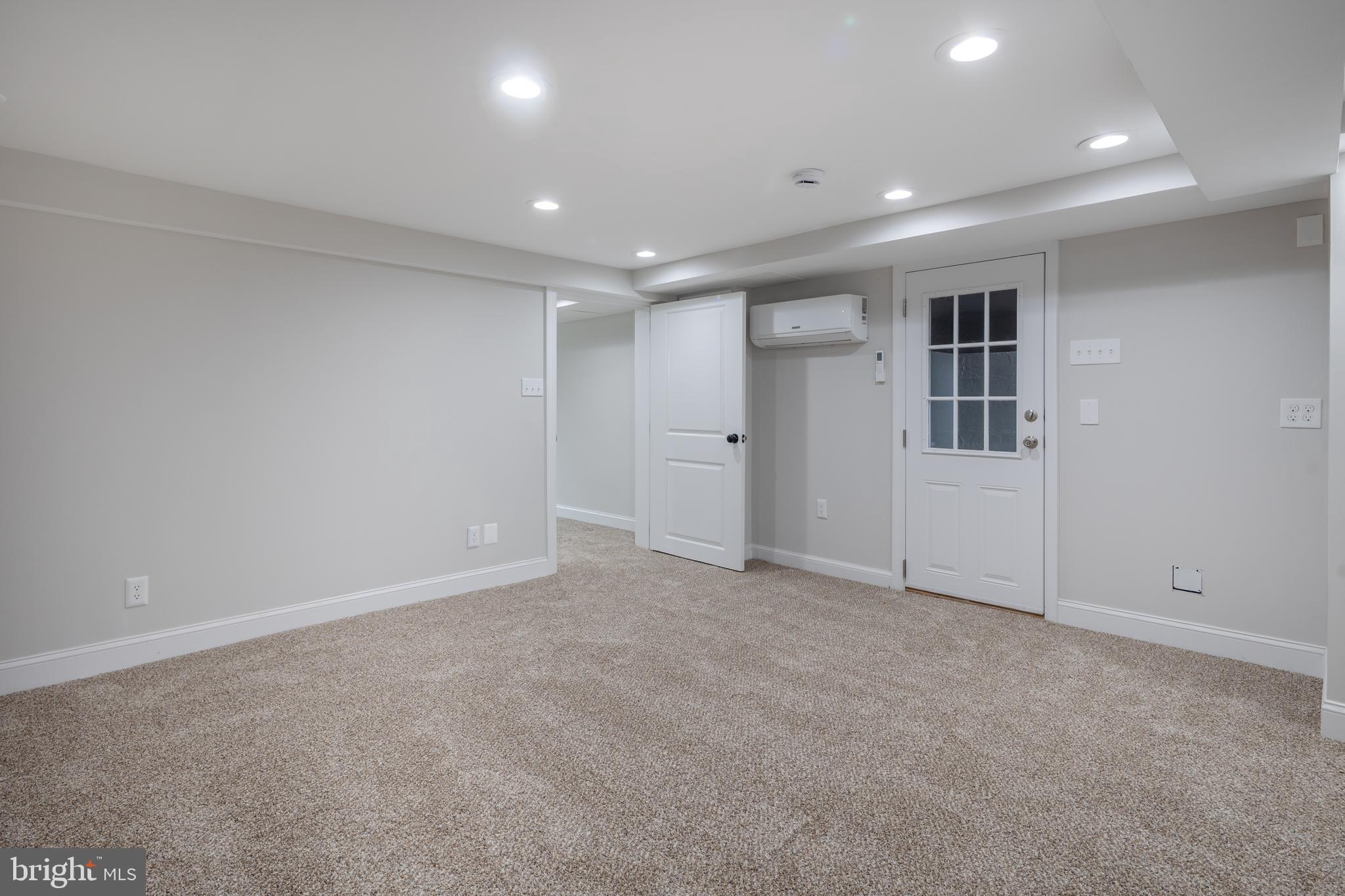 WOODLAWN TERRACE - Residential