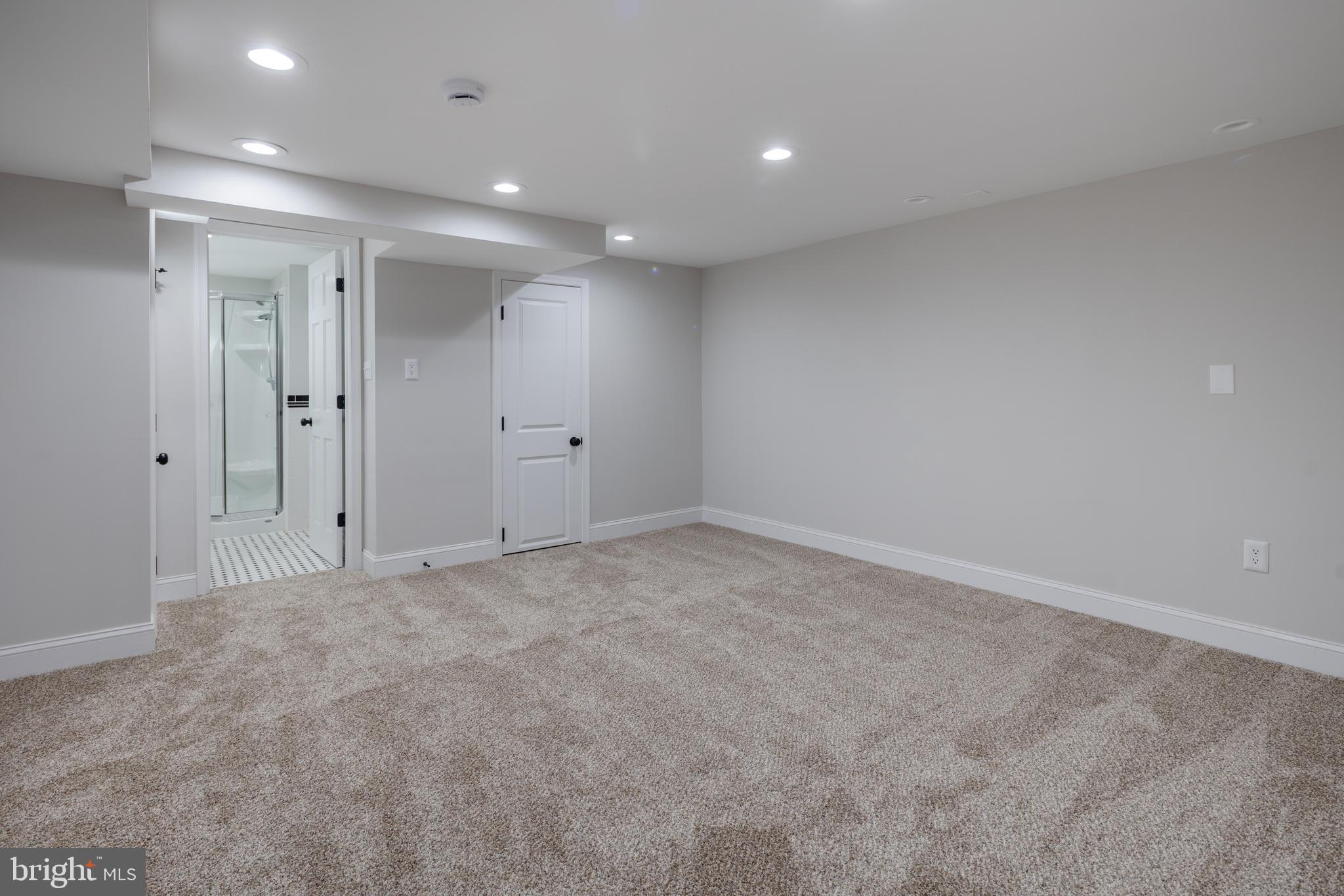 WOODLAWN TERRACE - Residential