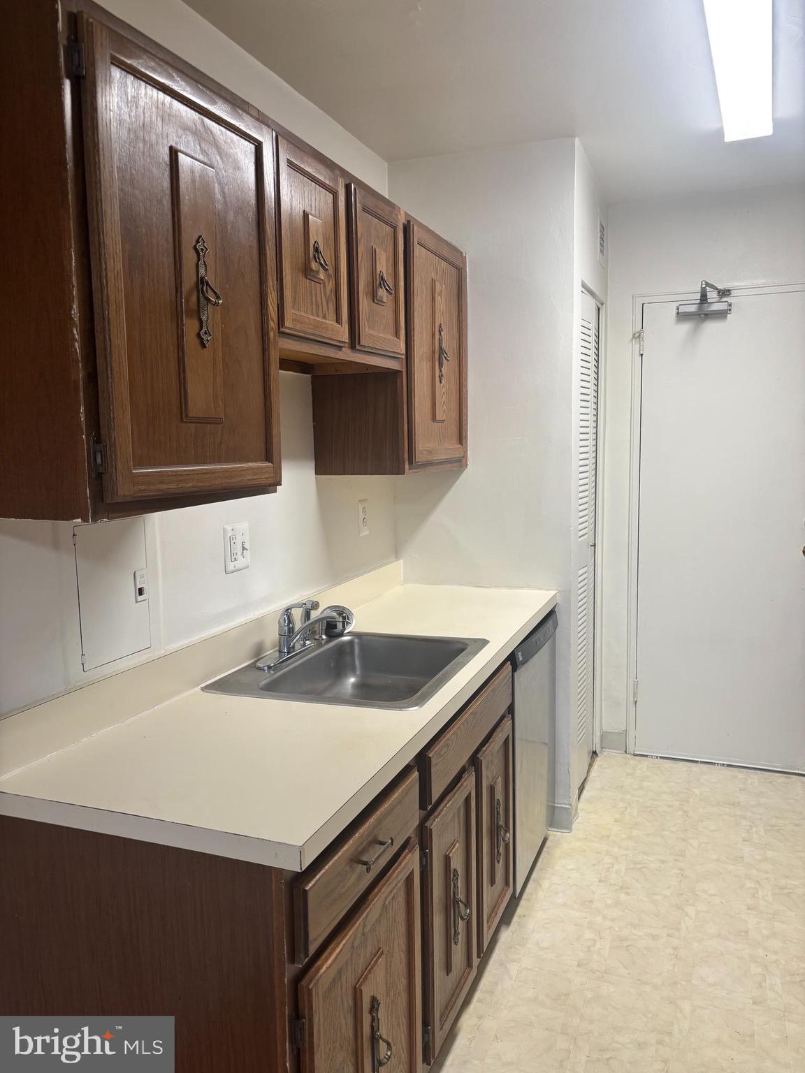 1830 COLUMBIA PIKE G10